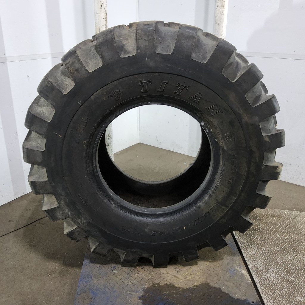 20.5-25 Titan OTR Loader Dozer II L-2 F (12 Ply), 90%