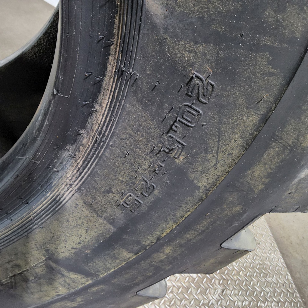 20.5-25 Titan OTR Loader Dozer II L-2 F (12 Ply), 90%