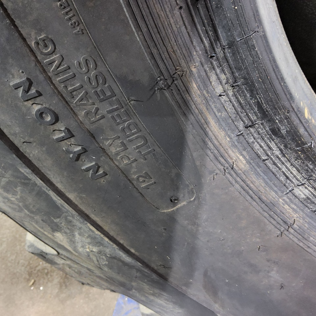 20.5-25 Titan OTR Loader Dozer II L-2 F (12 Ply), 90%