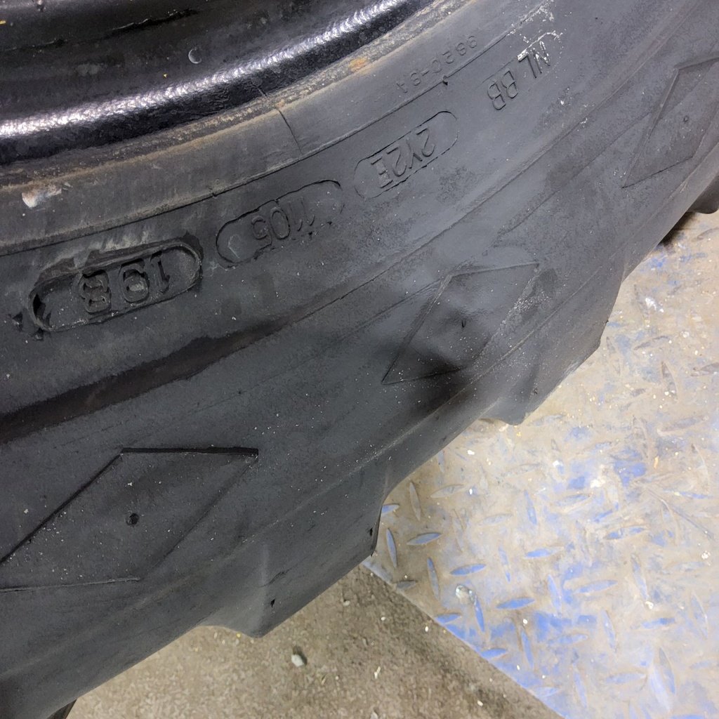 17.5-25 Goodyear Farm SGL D/L-2A E-2/G-2/L-2 F (12 Ply), 90%