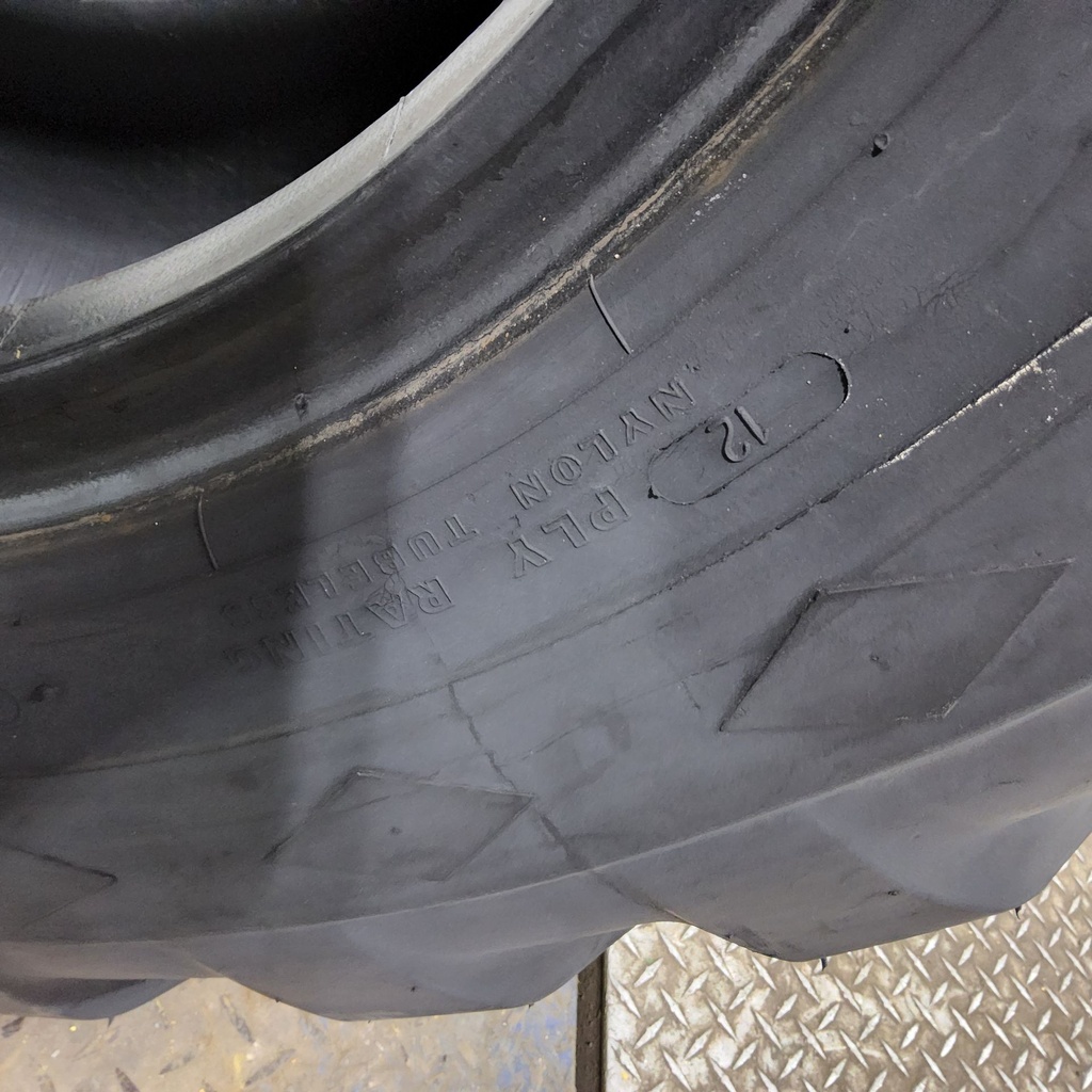 17.5-25 Goodyear Farm SGL D/L-2A E-2/G-2/L-2 F (12 Ply), 90%