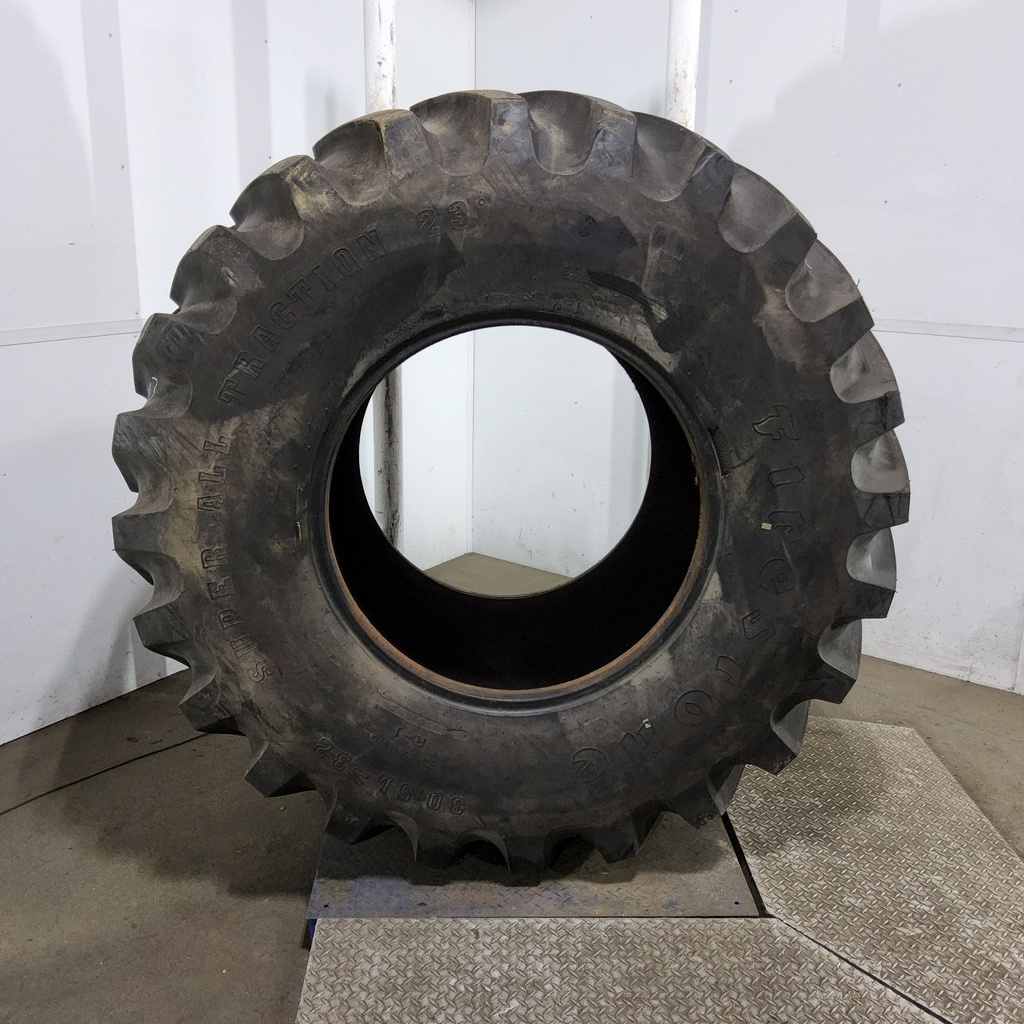 30.5L-32 Firestone Super All Traction 23 R-1 G (14 Ply), 90%