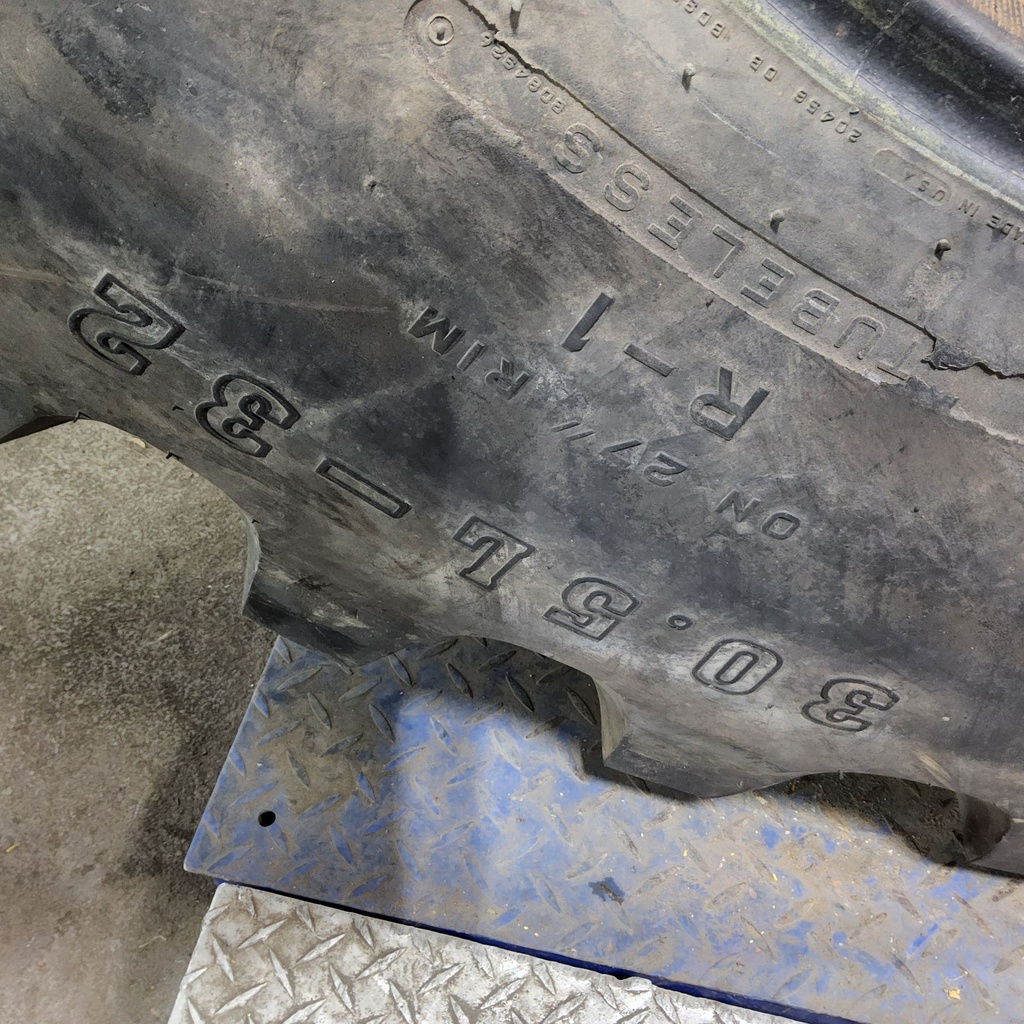 30.5L-32 Firestone Super All Traction 23 R-1 G (14 Ply), 90%