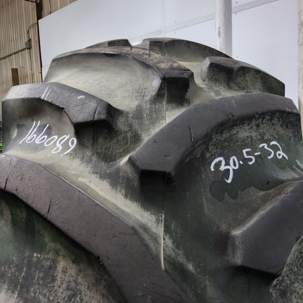 30.5L-32 Goodyear Farm Dyna Torque R-1 E (10 Ply), 90%