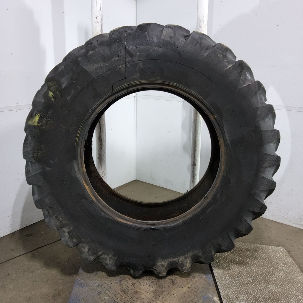 20.8R38 Titan Farm Hi Traction Lug Radial R-1 147A8 70%