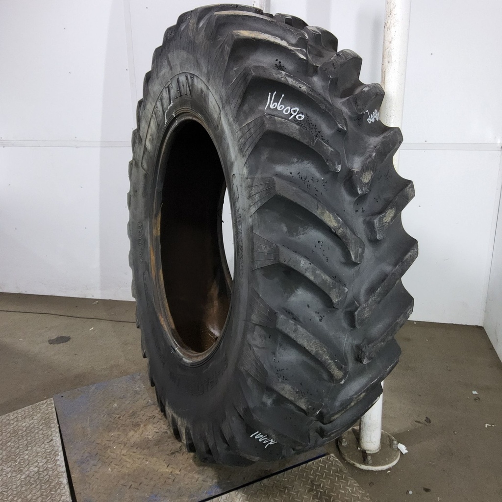 20.8R38 Titan Farm Hi Traction Lug Radial R-1 147A8 70%