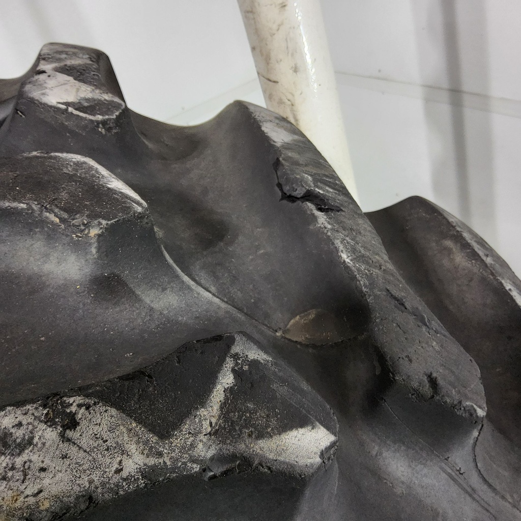 20.8R38 Titan Farm Hi Traction Lug Radial R-1 147A8 70%