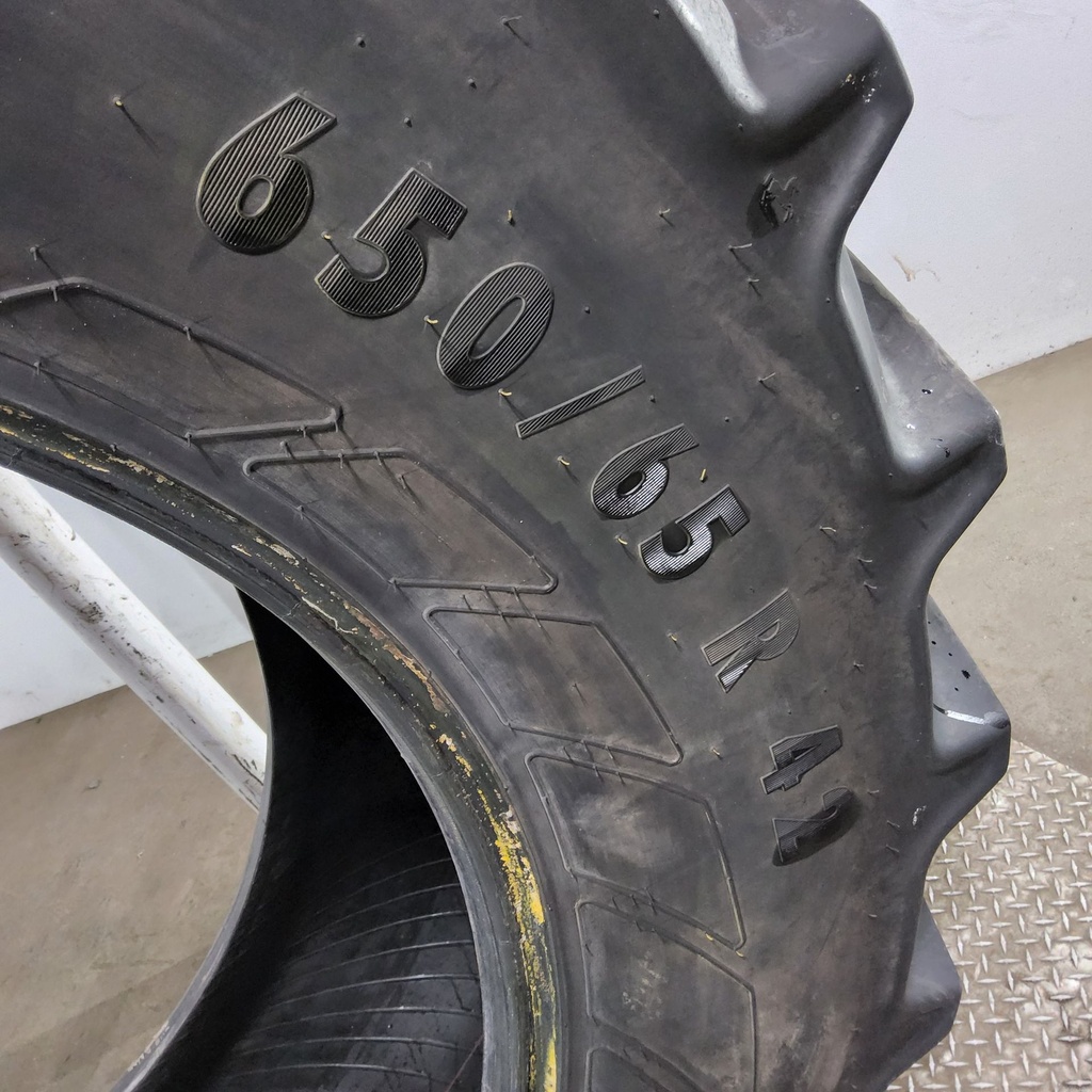 650/65R42 Continental AC65 Contract R-1W 165D