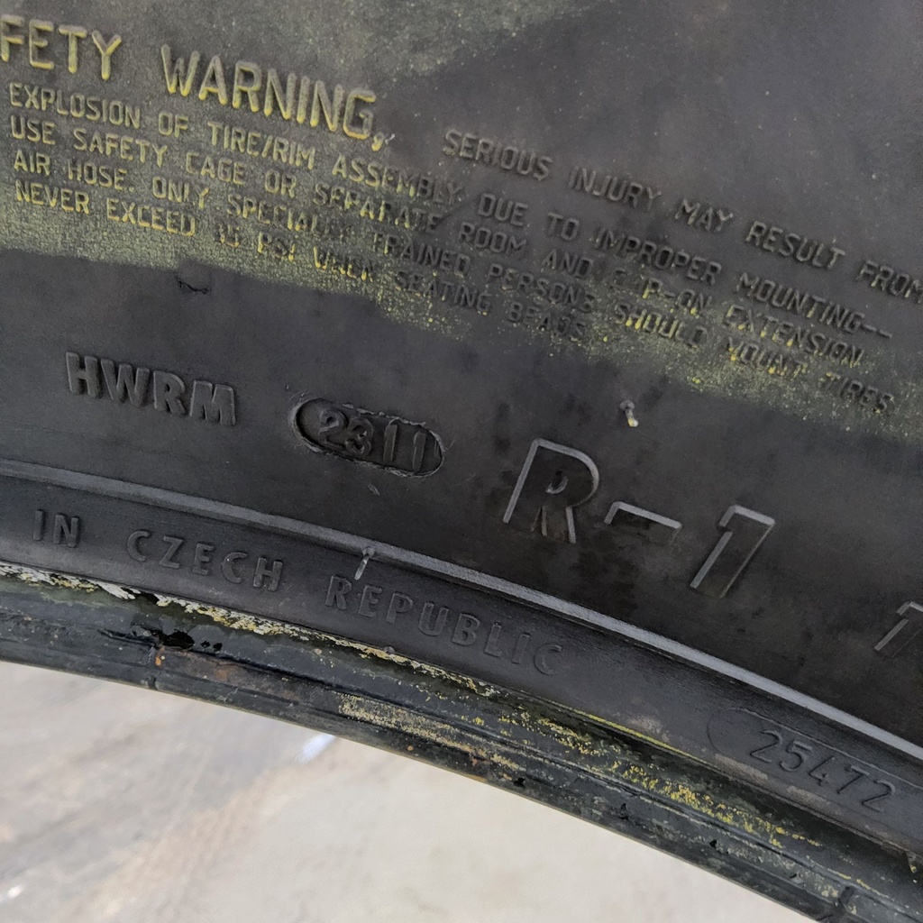 650/65R42 Continental AC65 Contract R-1W 165D
