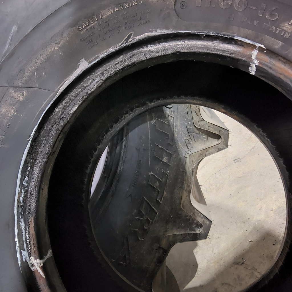 11.00-16 Super Hi-Rib F-2 D (8 Ply), 85%