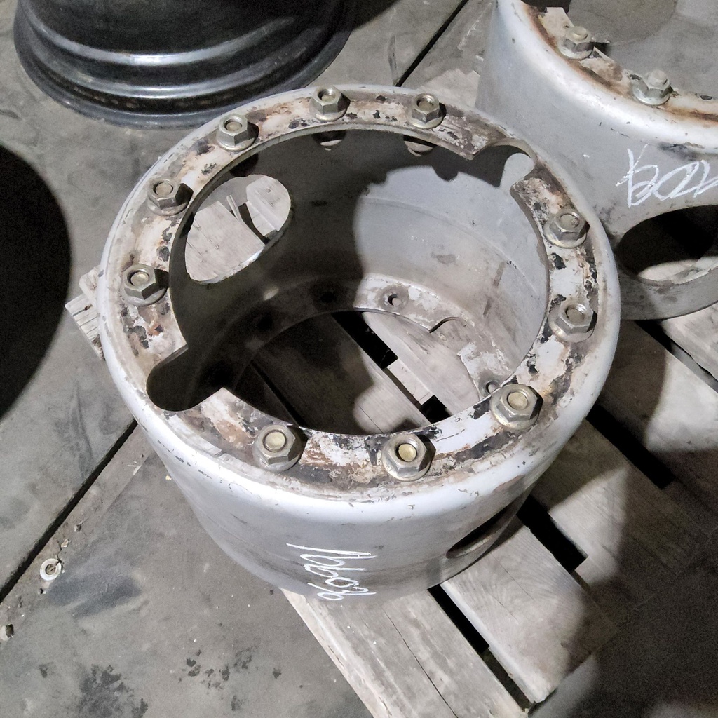 12-Hole 15.5"L FWD Spacer, Case IH Silver Mist