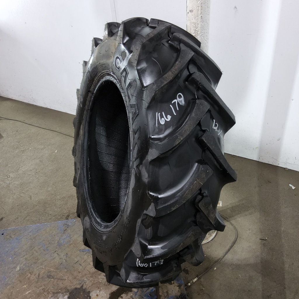 12.4-24 Galaxy Agri-Trac II R-1 D (8 Ply), 90%