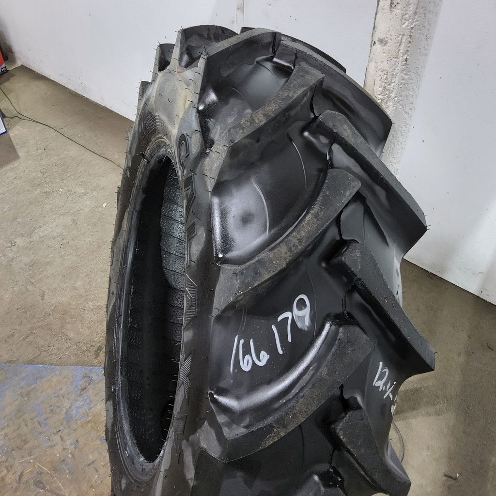 12.4-24 Galaxy Agri-Trac II R-1 D (8 Ply), 90%