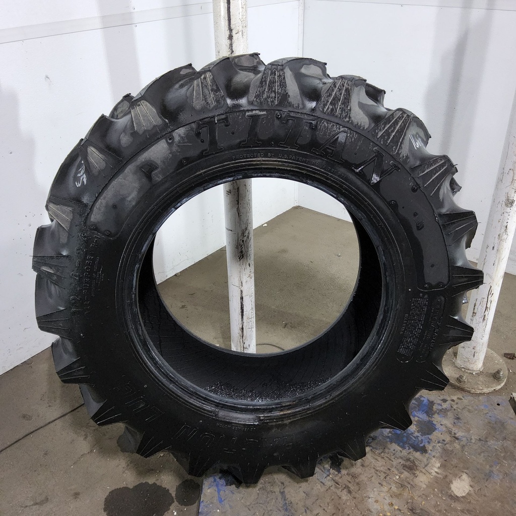 12.4-24 Titan Farm Hi Traction Lug R-1 D (8 Ply), 90%