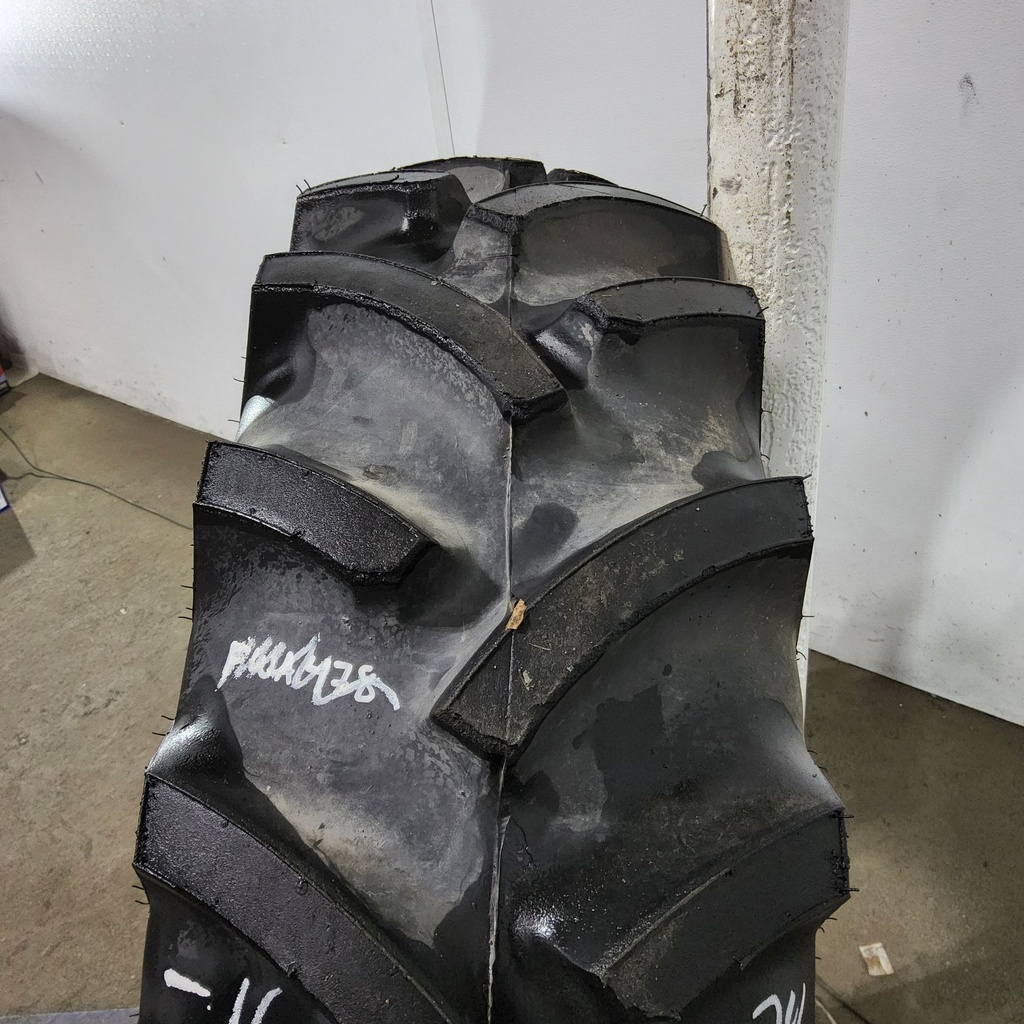 12.4-24 Titan Farm Hi Traction Lug R-1 D (8 Ply), 95%