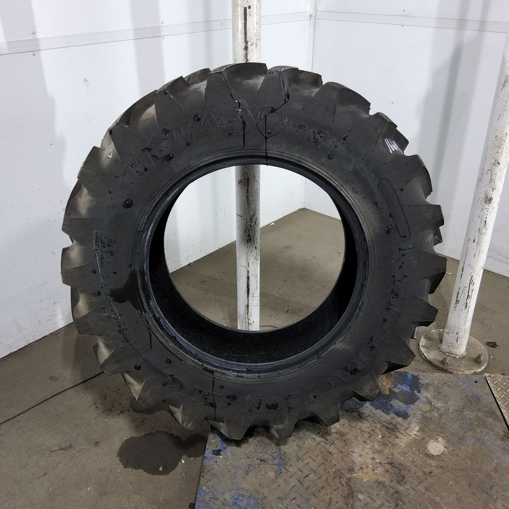 12.4-24 Titan Farm Hi Traction Lug R-1 D (8 Ply), 99%