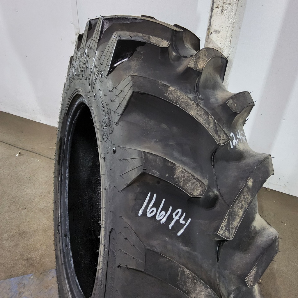 12.4-24 Titan Farm Hi Traction Lug R-1 D (8 Ply), 99%