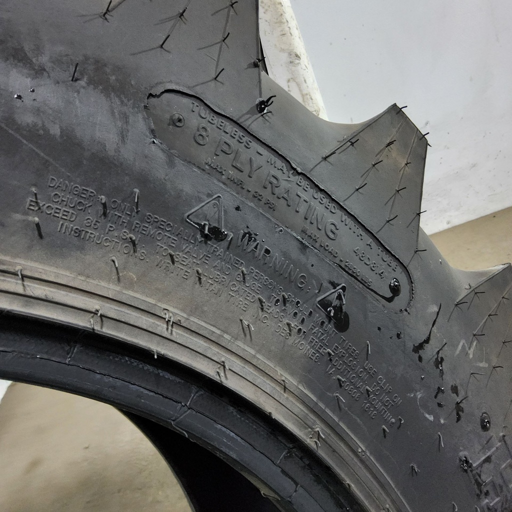 12.4-24 Titan Farm Hi Traction Lug R-1 D (8 Ply), 99%