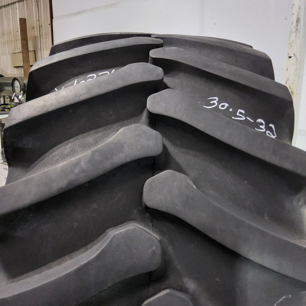 30.5L-32 Galaxy Combine Star R-1 J (18 Ply), 90%