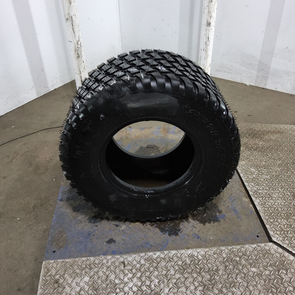 31x13.50-15NHS Titan Farm Multi Trac C/S HF-1 F (12 Ply), 99%