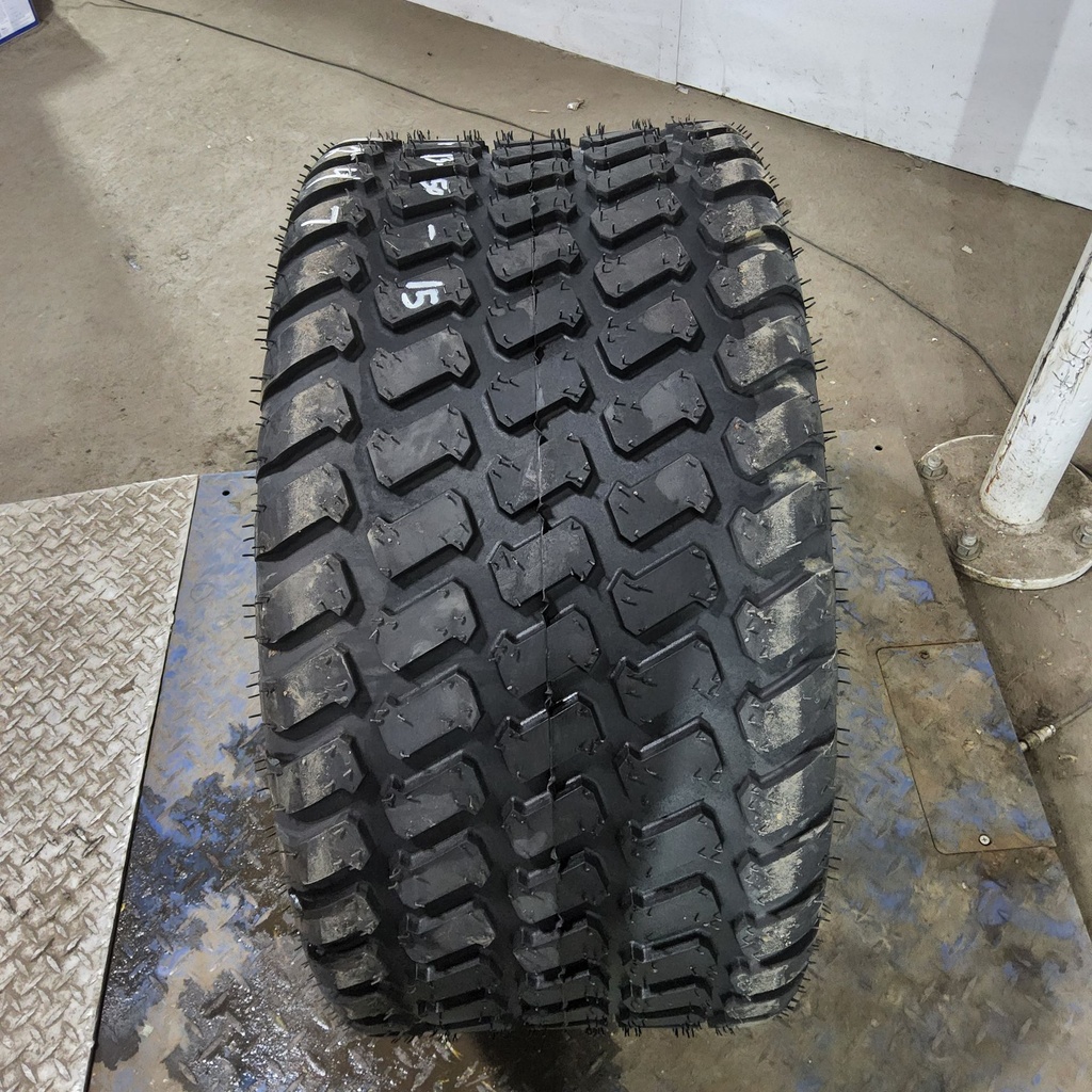 31x13.50-15NHS Titan Farm Multi Trac C/S HF-1 F (12 Ply), 99%