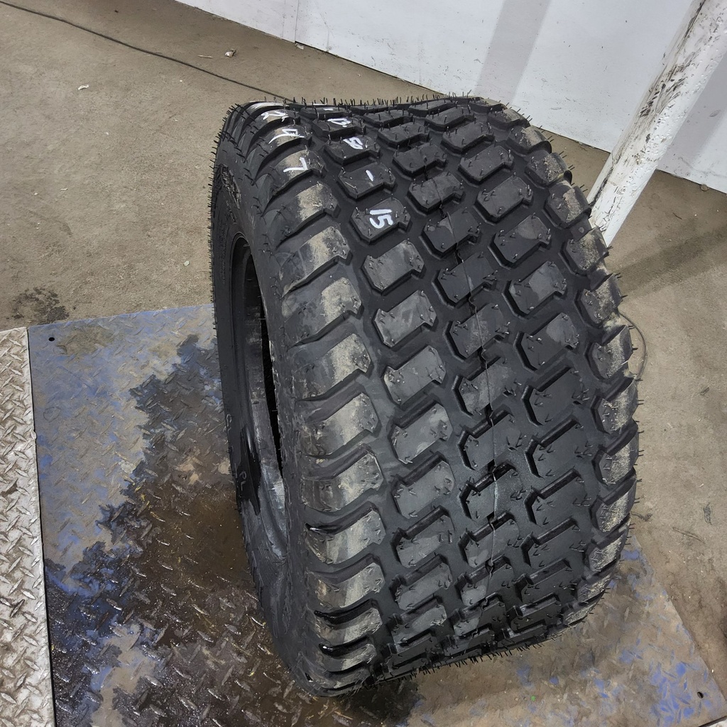 31x13.50-15NHS Titan Farm Multi Trac C/S HF-1 F (12 Ply), 99%