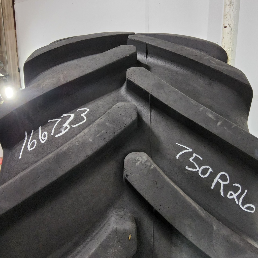 750/65R26 Firestone Maxi Traction R-1W 169B 80%