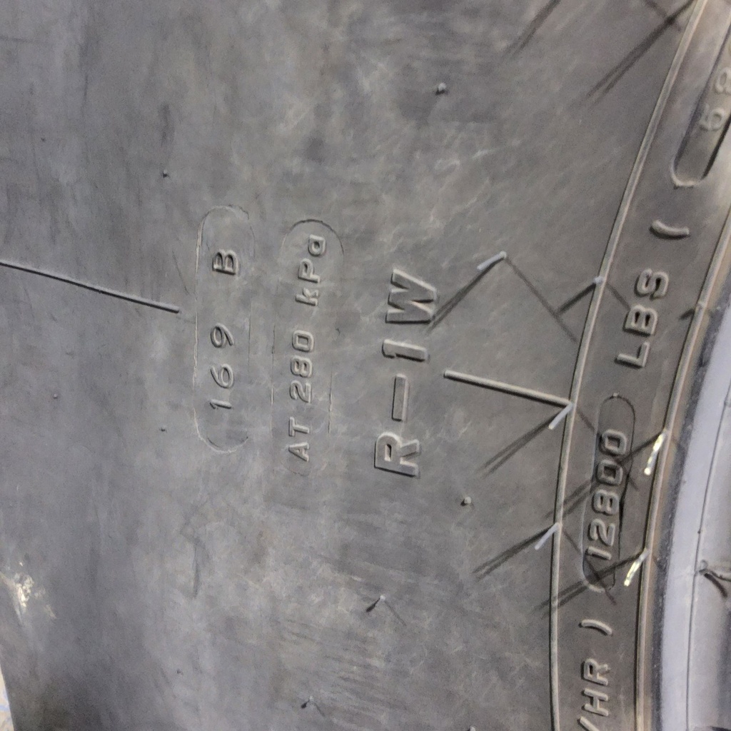 750/65R26 Firestone Maxi Traction R-1W 169B 80%