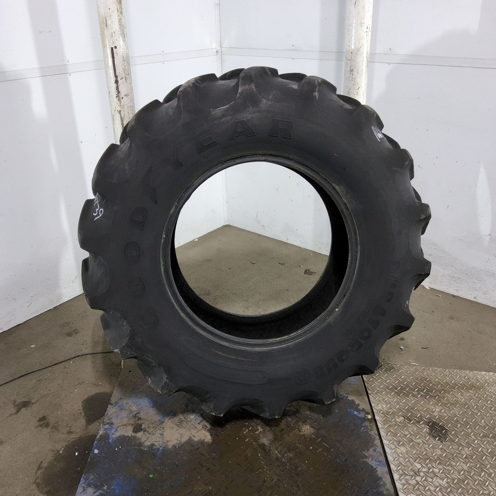 14.9-24 Goodyear Farm Dura Torque R-1 D (8 Ply), 85%
