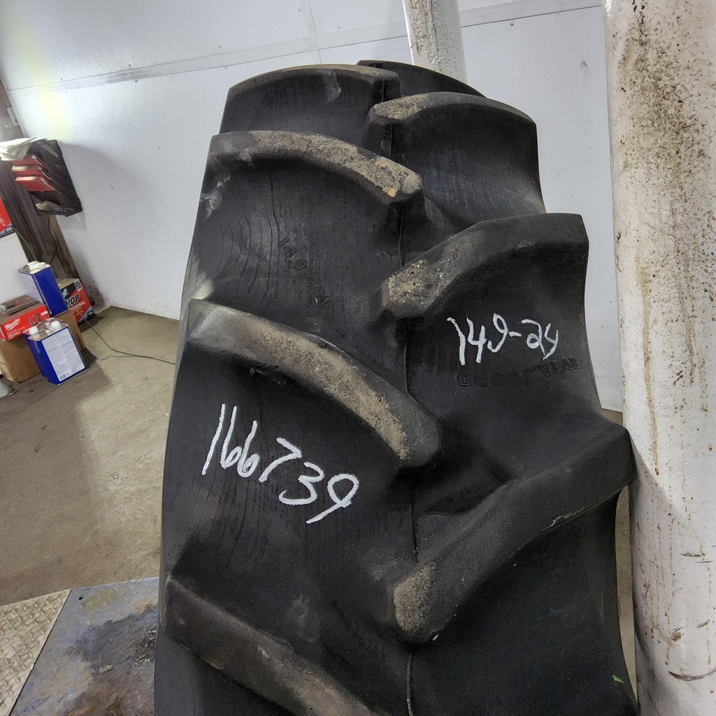 14.9-24 Goodyear Farm Dura Torque R-1 D (8 Ply), 85%