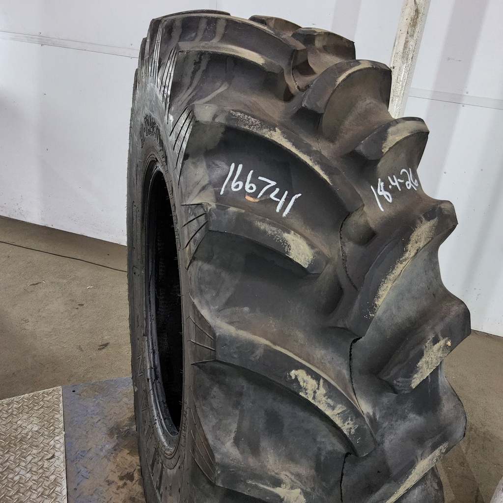 18.4-26 Titan Farm Hi Traction Lug R-1 C (6 Ply), 90%