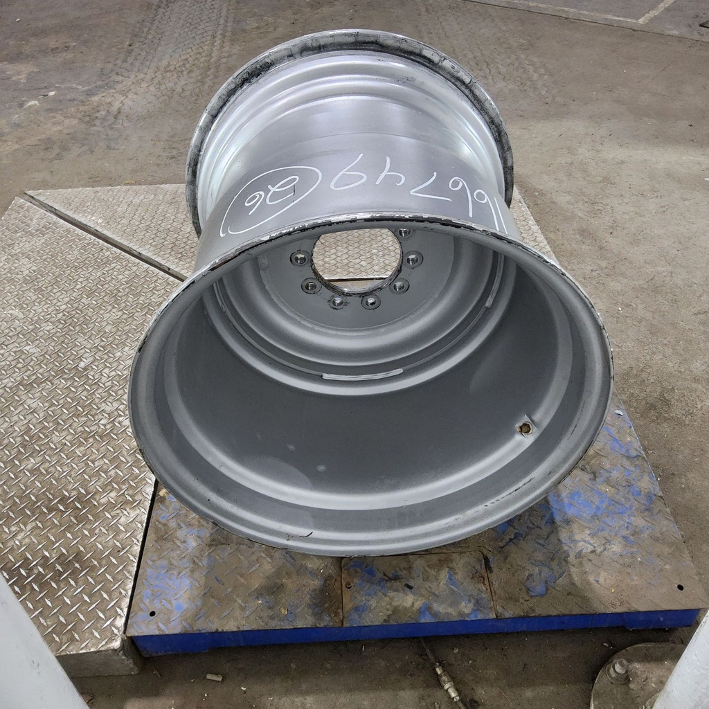 25"W x 26"D, Case IH Silver Mist 10-Hole Formed Plate , -5.25" Offset