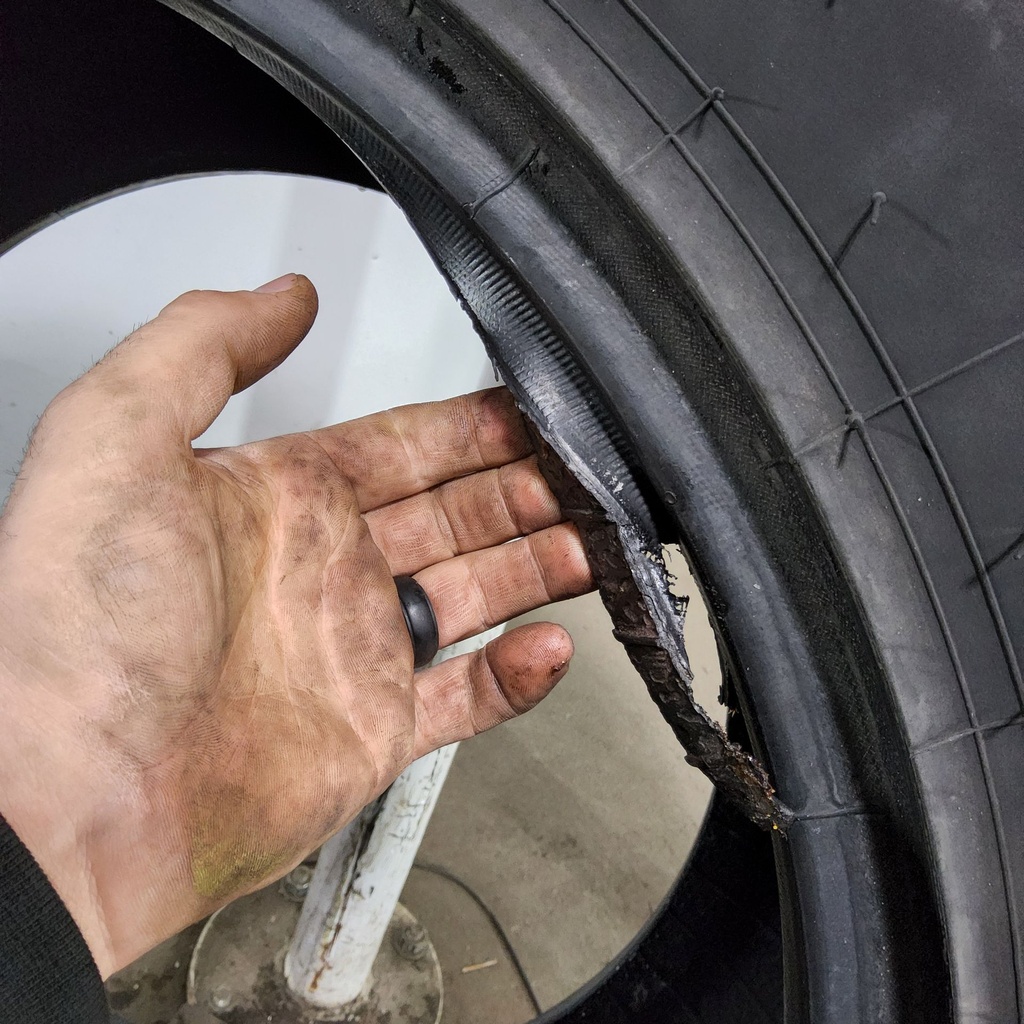 17.5L-24 Galaxy Mighty Mow R-3 D (8 Ply), 95%