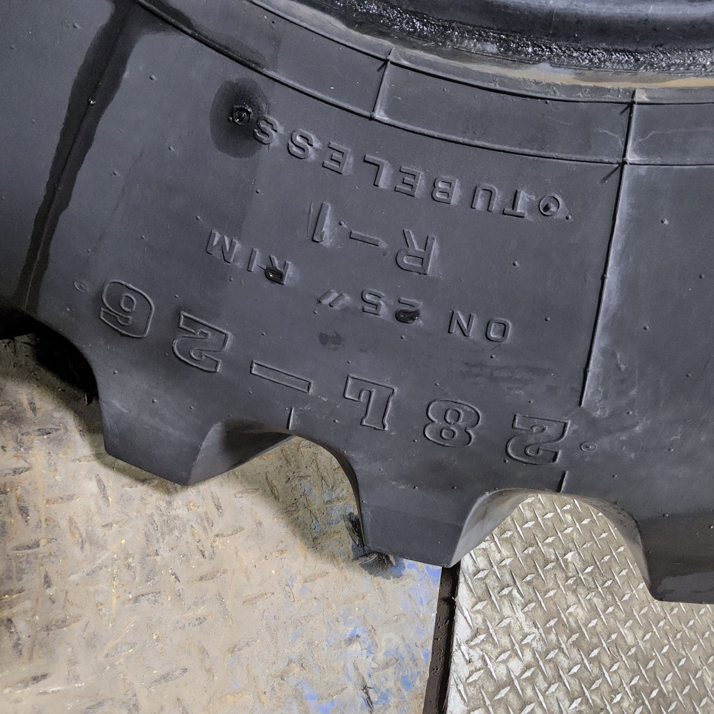 28L-26 Firestone Super All Traction 23 R-1 F (12 Ply), 60%