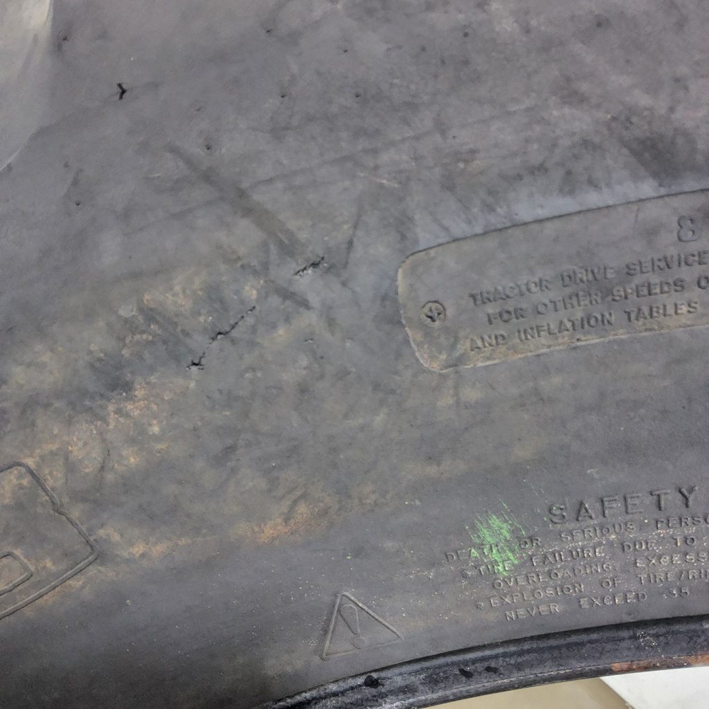 18.4-38 Power Mark L/S Rear Trac R-1 D (8 Ply), 80%