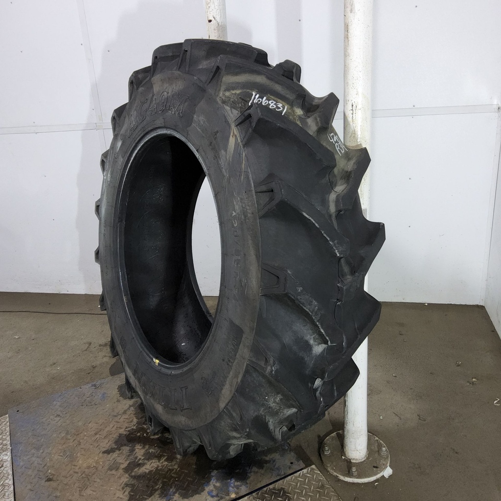 420/85R34 Titan Farm AG49M Radial R-1W 147A8 80%