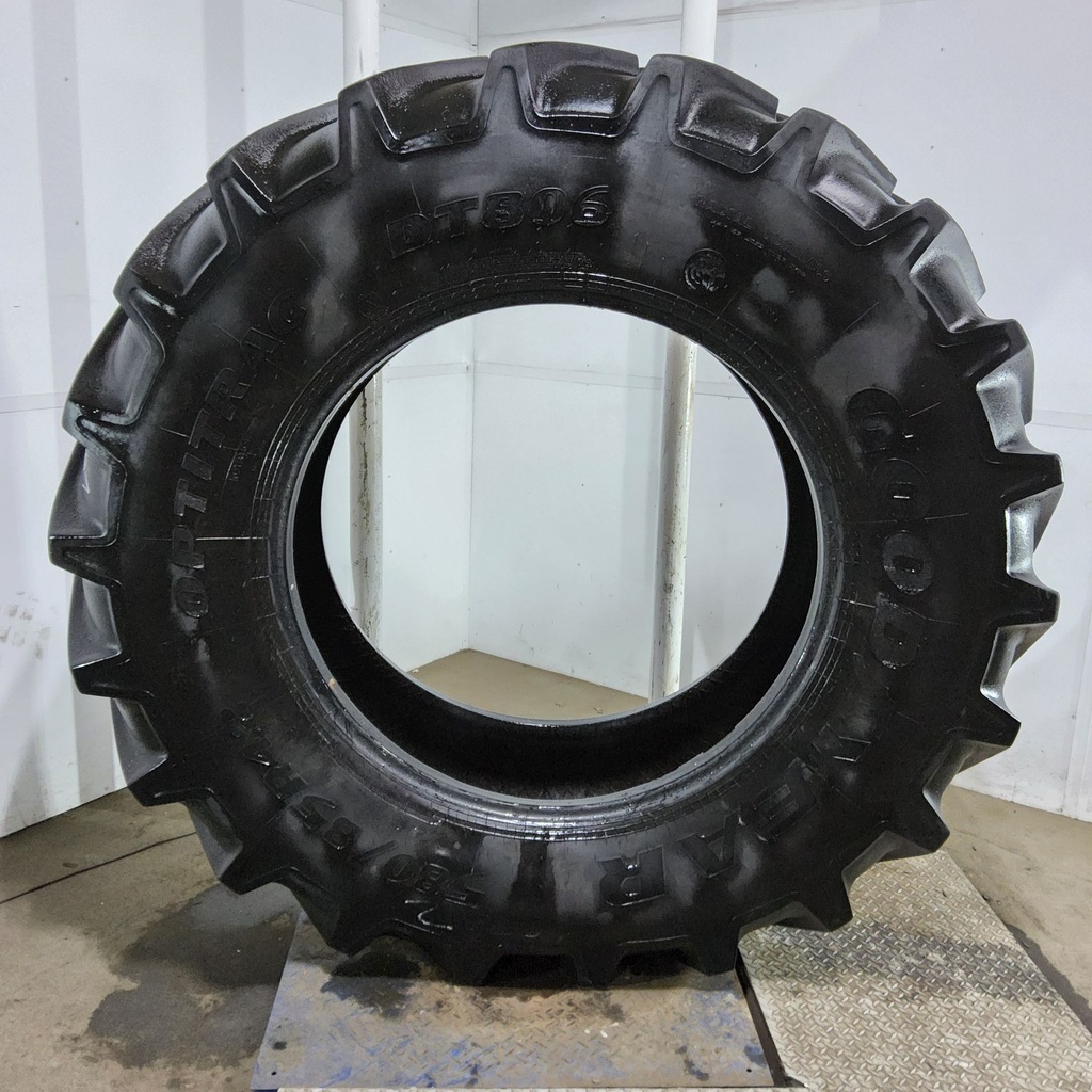 580/85R42 Goodyear Farm DT806 Optitrac R-1W 166B 80%