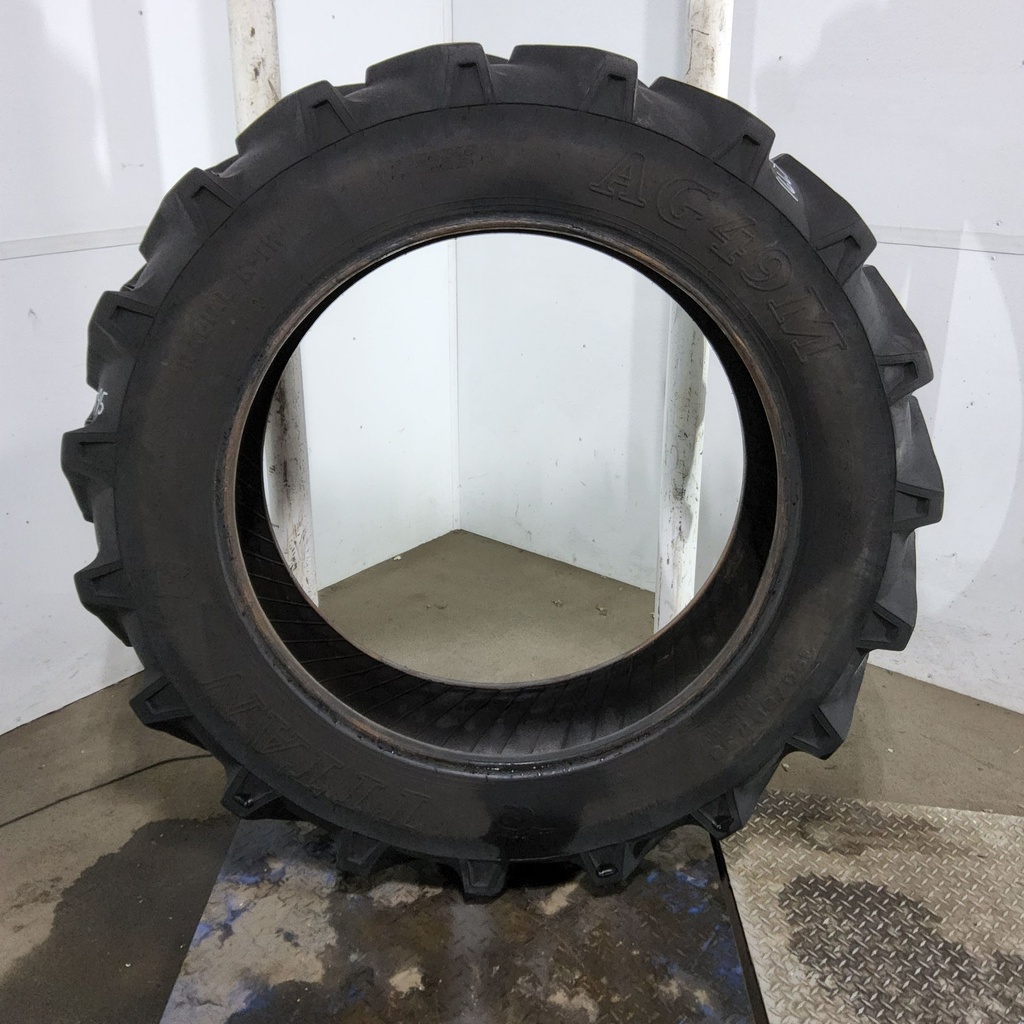 380/80R38 Titan Farm AG49M Radial R-1W 142B 60%