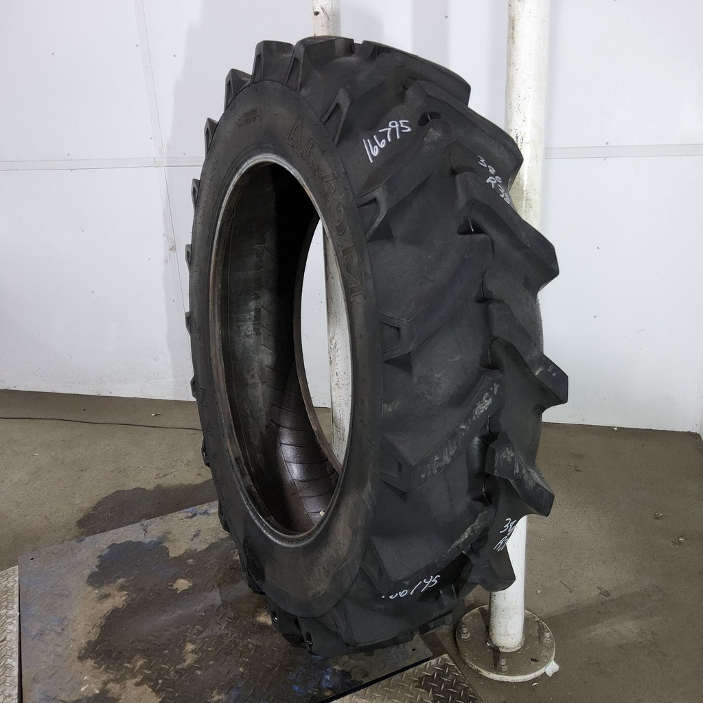 380/80R38 Titan Farm AG49M Radial R-1W 142B 60%