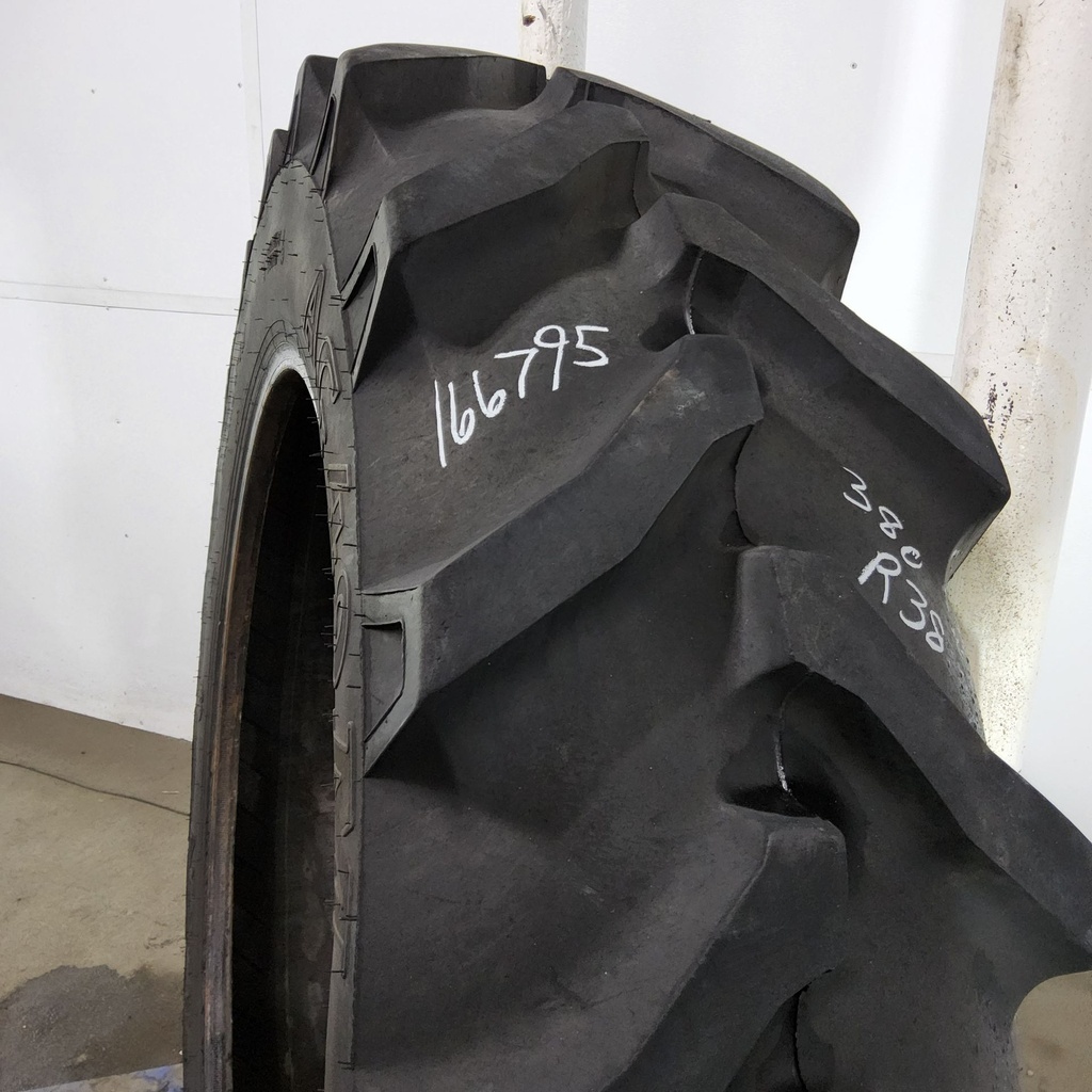 380/80R38 Titan Farm AG49M Radial R-1W 142B 60%