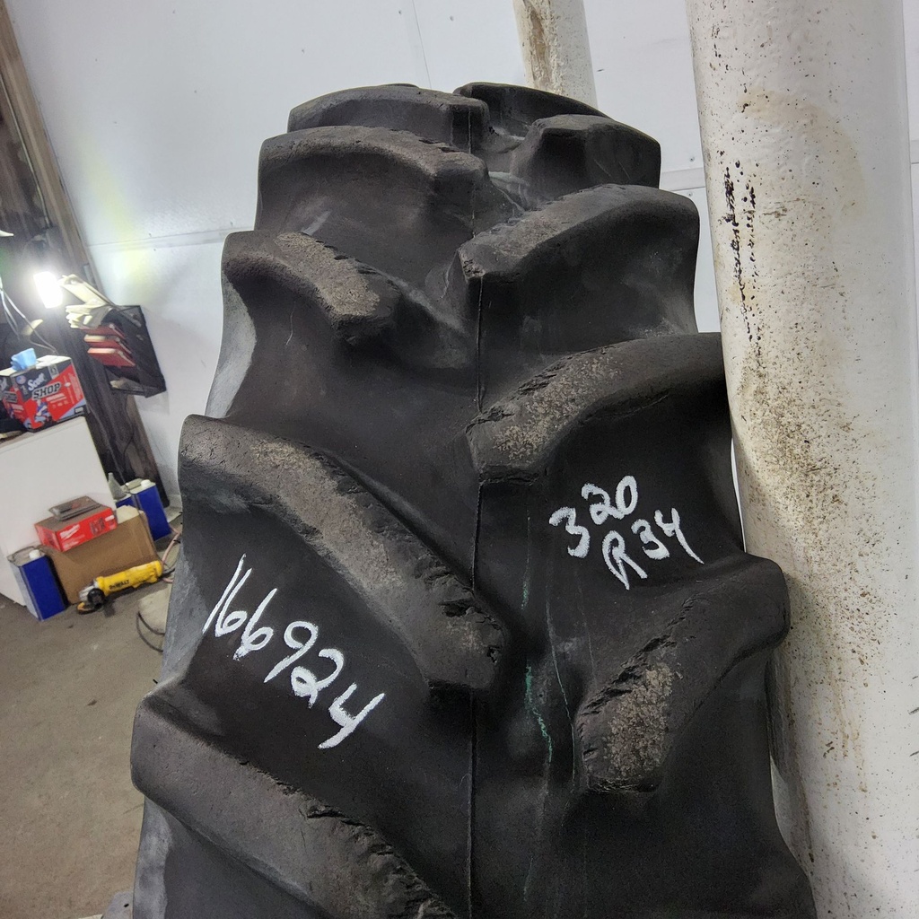 320/85R34 Goodyear Farm Dyna Torque Radial R-1 133A8/133B 70%