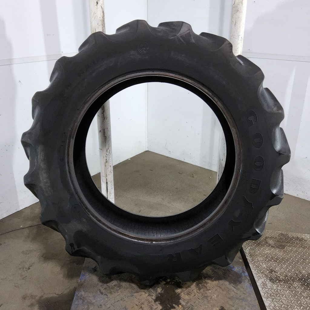 380/85R34 Goodyear Farm DT800 Super Traction R-1W 137B 45%