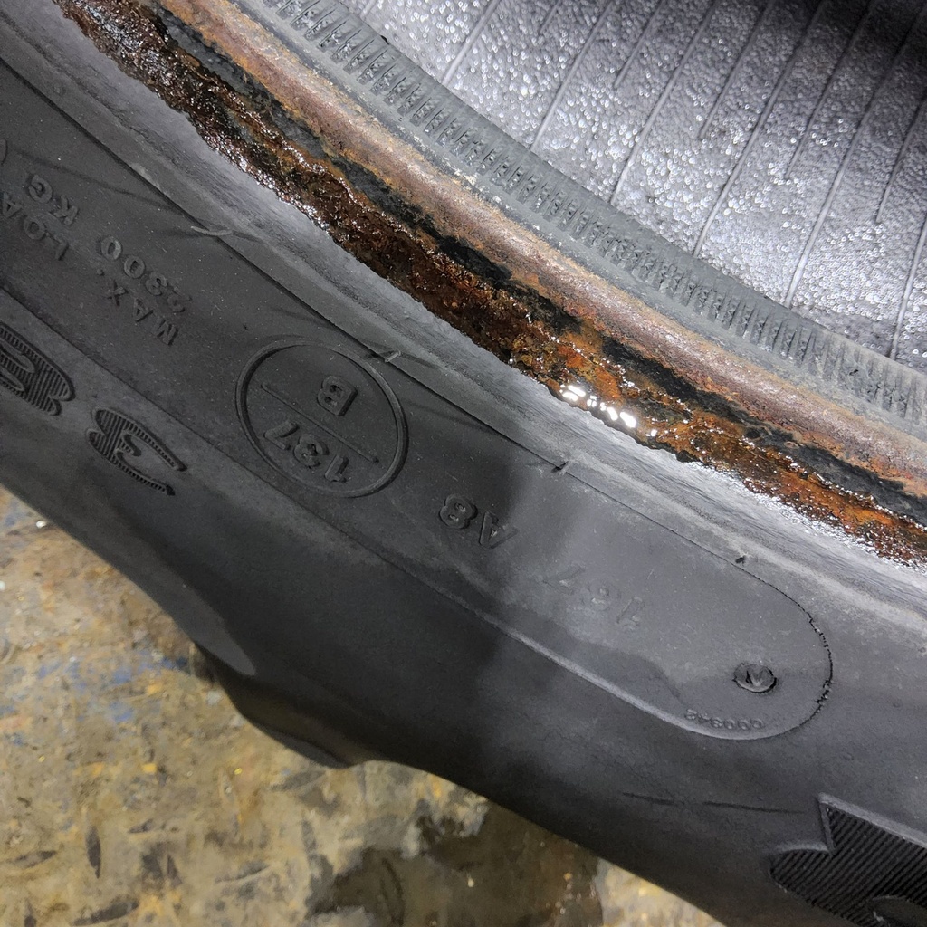 380/85R34 Goodyear Farm DT800 Super Traction R-1W 137B 45%