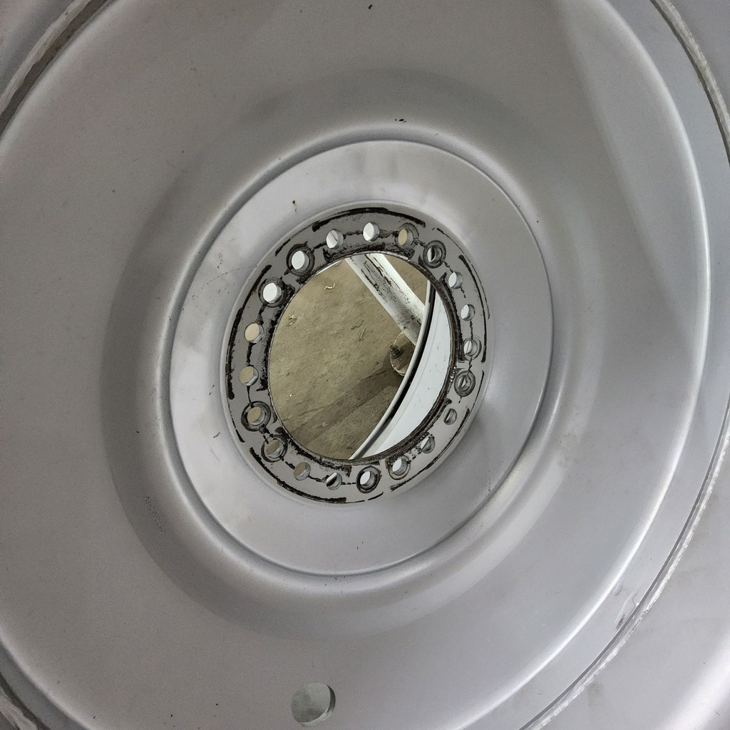 44"W x 46"D, Case IH Silver Mist 20-Hole Formed Plate , 3.81" Offset