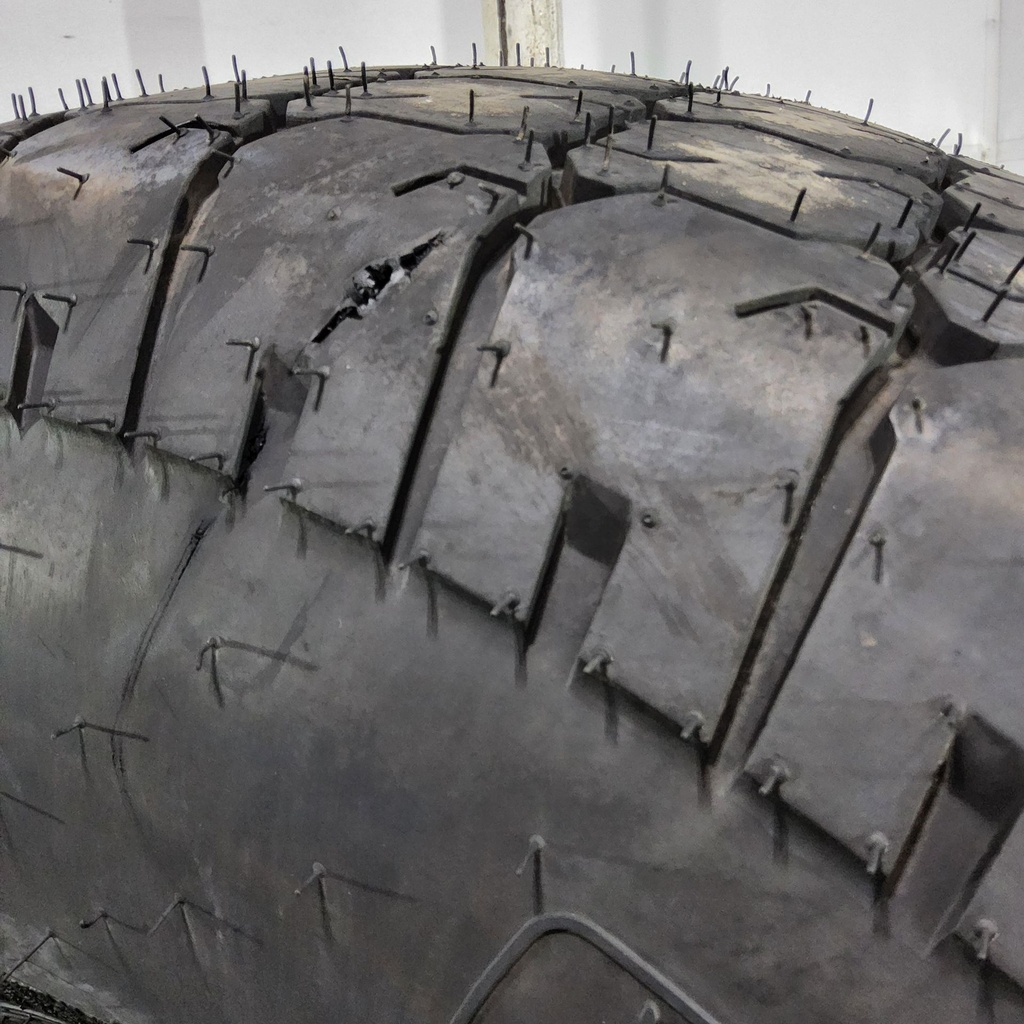 22.5LL-16.1 Galaxy Turf Special R-3 C (6 Ply), 99%