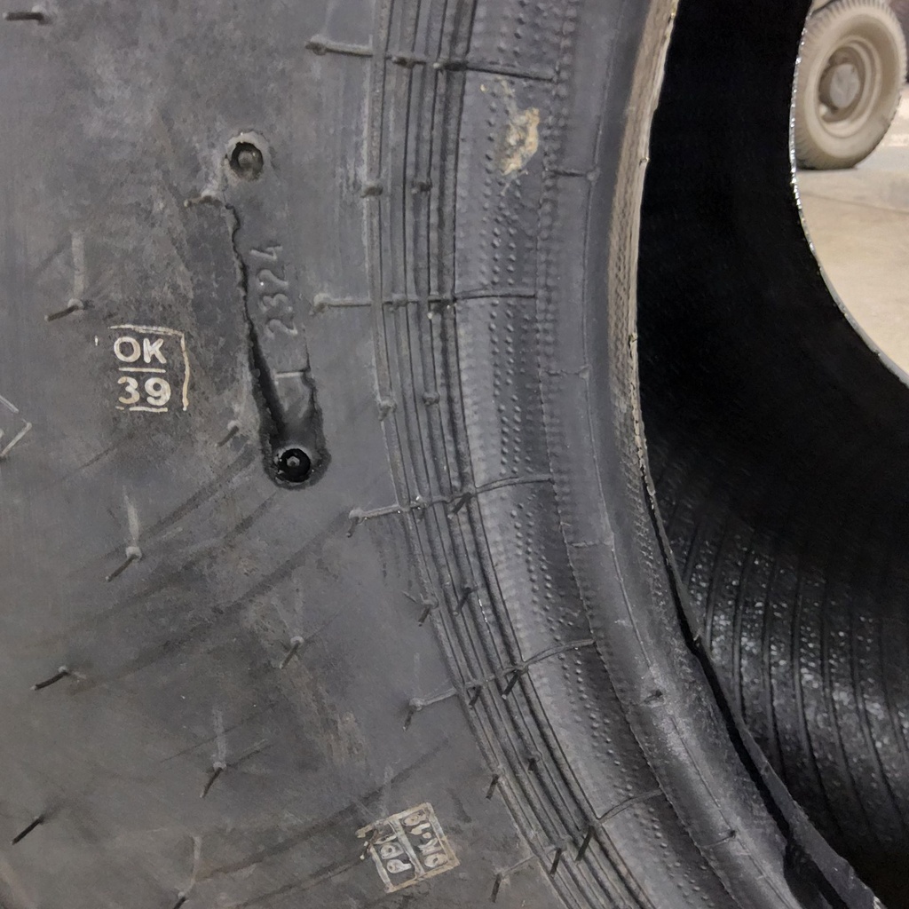 22.5LL-16.1 Galaxy Turf Special R-3 C (6 Ply), 99%