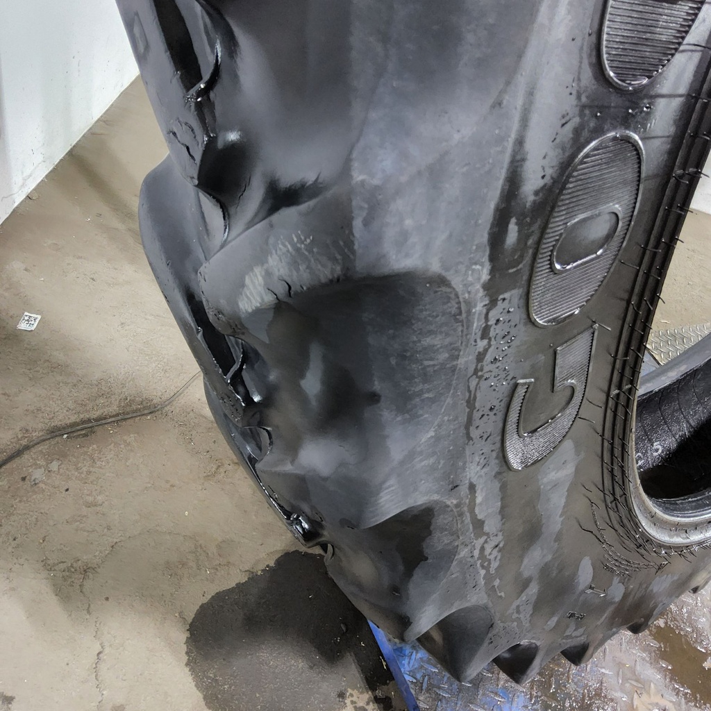 320/105R54 Goodyear Farm DT800 Super Traction R-1W 166A8 40%