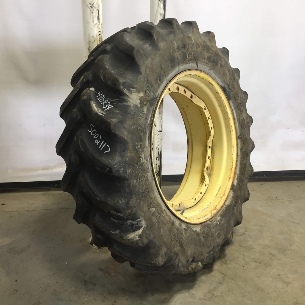480/70R34 Firestone Radial 9000 R-1W on John Deere Yellow 12-Hole Waffle Wheel (Groups of 3 bolts) 55%