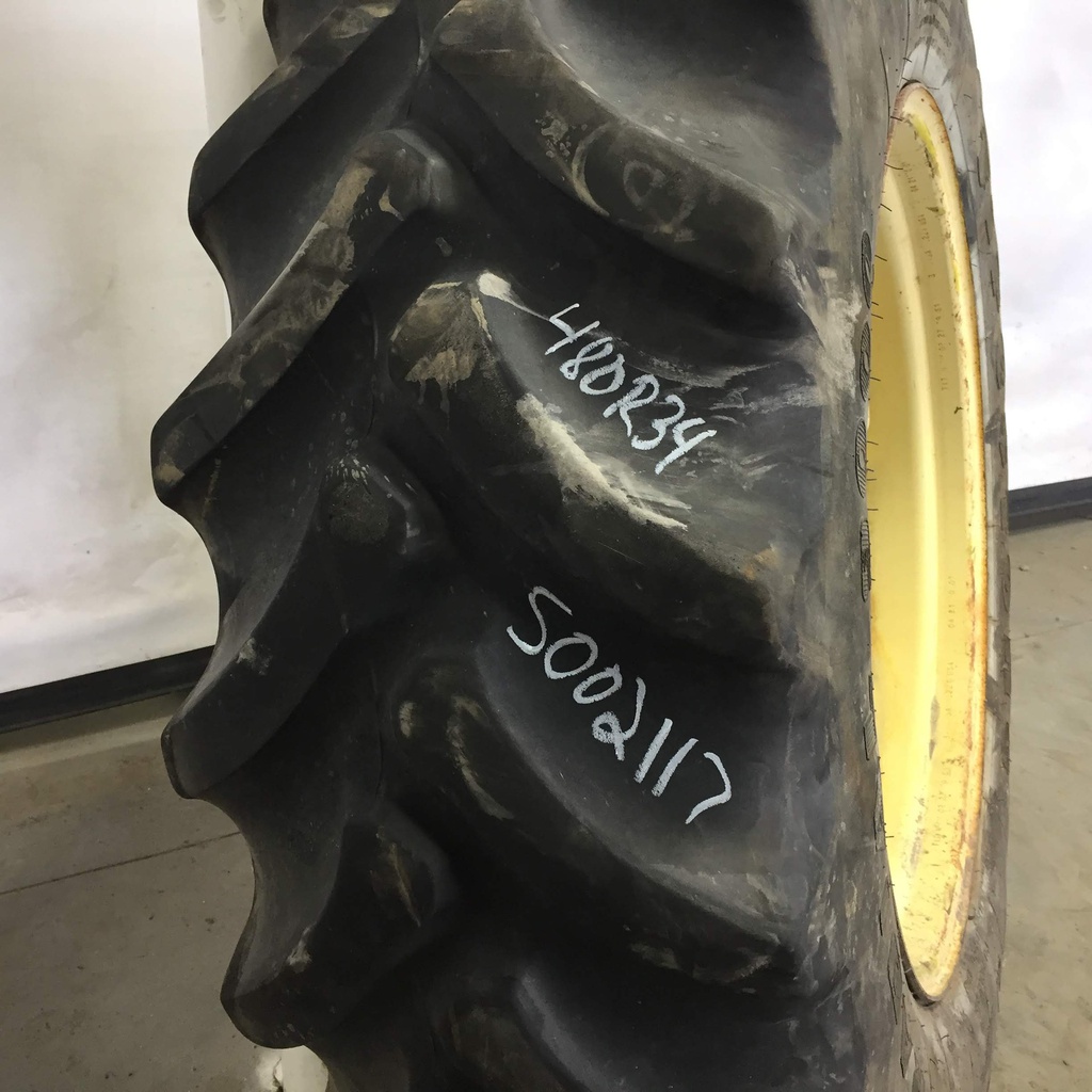 480/70R34 Firestone Radial 9000 R-1W on John Deere Yellow 12-Hole Waffle Wheel (Groups of 3 bolts) 55%