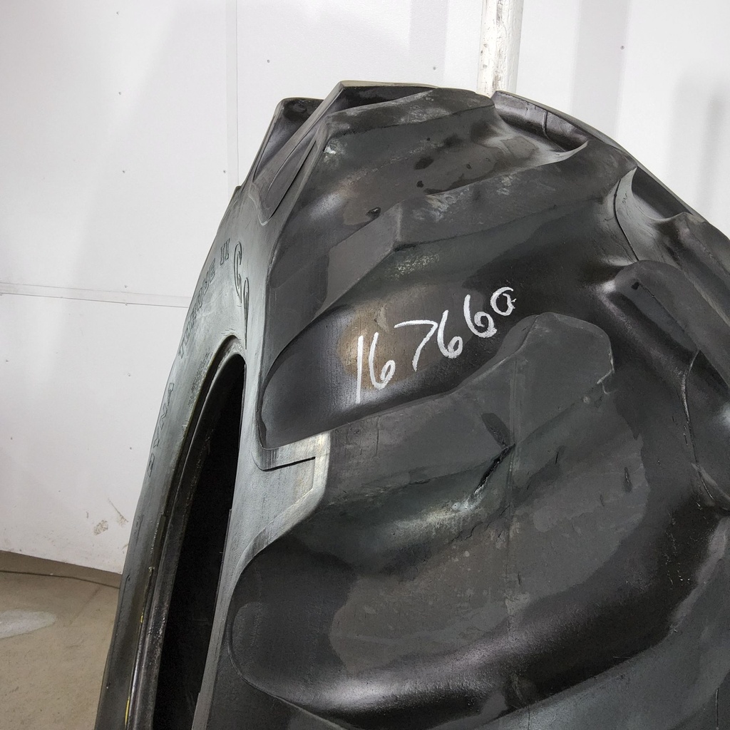 24.5-32 Goodyear Farm Dyna Torque II R-1 E (10 Ply), 55%